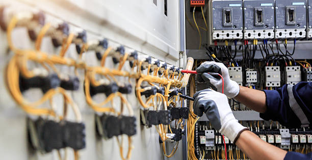 Professional Electrician technician working in Crosspointe, VA